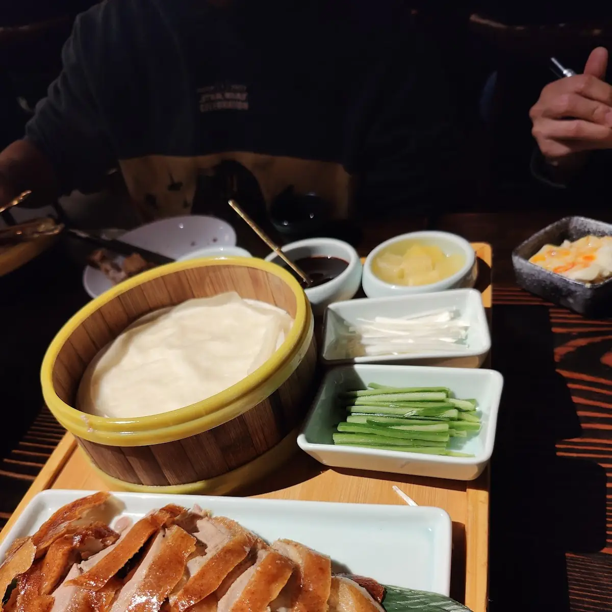 烤鸭春卷 2pcs peking duck spring rolls